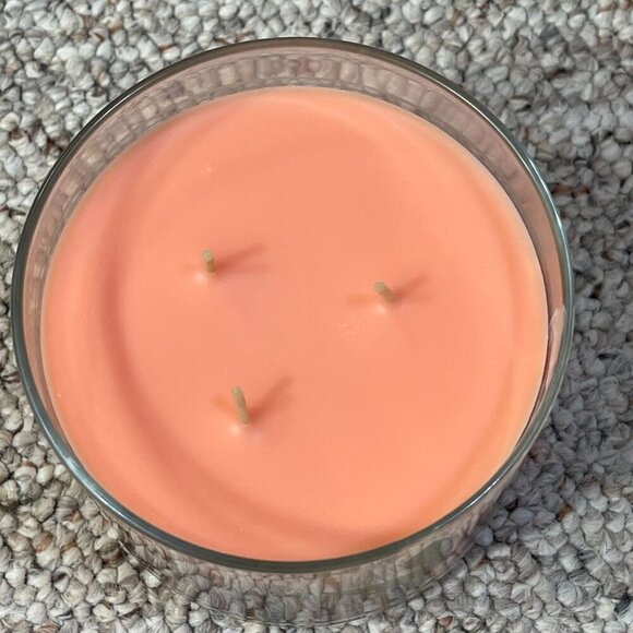 Bath and Body Works 3-Wick Scented Candle in Peach Bellini 14.5 Ounces - Picture 9 of 9